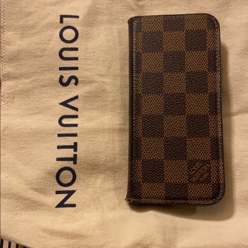 Louis Vuitton iPhone 5 wallet case